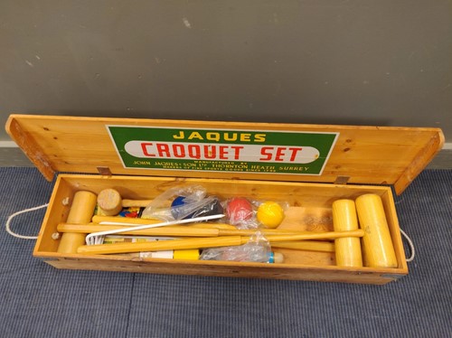 Lot 738 - A modern Jaques croquet set