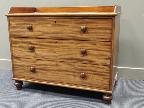 Lot 736 - A 19th century mahogany chest of drawers...