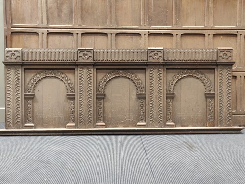Lot 699 - A large quantity of estate made oak panelling,...