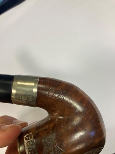 Lot 105 - A large collection of clay and wooden pipes...