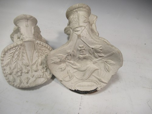 Lot 105 - A large collection of clay and wooden pipes...