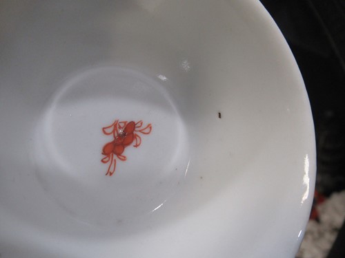 Lot 50 - A Chinese Kangxi 'eight immortals' plate, a...