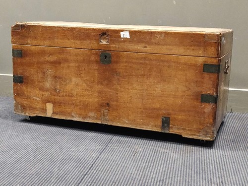 Lot 633 - A campharwood chest 50 x 101 x 51cm
