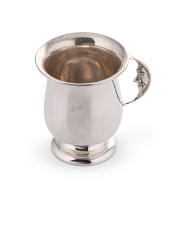 Lot 634 - A George V silver christening tankard