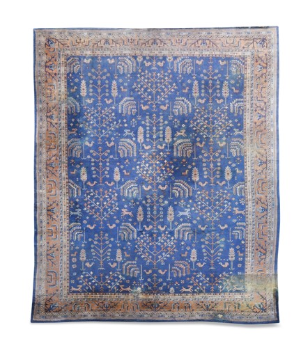 Lot 354 - A large Ushak carpet, mid-20th century