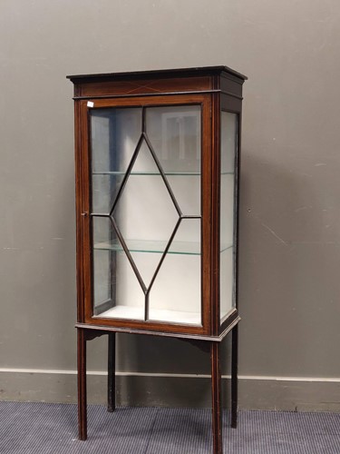 Lot 518 - A mahogany glazed display cabinet 135 x 59.5 x...