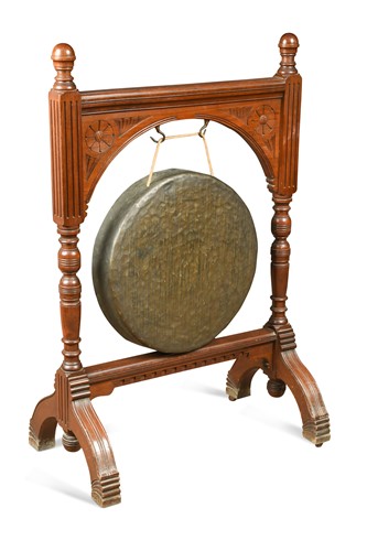 Lot 602 - A late Victorian mahogany dinner gong and mallet