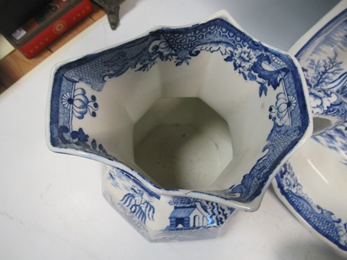 Lot 21 - A Mason's blue and white willow pattern wash...