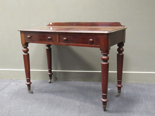 Lot 402 - A Victorian mahogany washstand