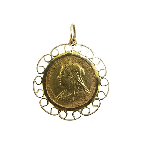 Lot 489 - A Victoria 'Old Head' half sovereign in a 9ct gold pendant mount