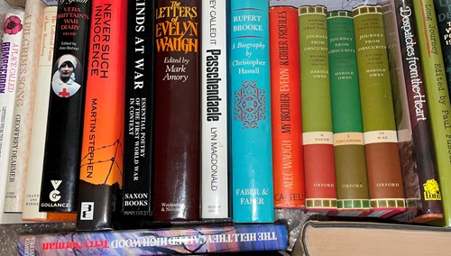 Lot 427 - War Poets and other wartime writers. OWEN...