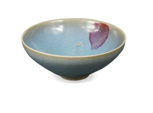 Lot 14 - A Chinese Junyao bowl, Song Dynasty