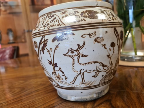 Lot 18 - A Chinese Cizhou jar, Jin/Yuan Dynasty