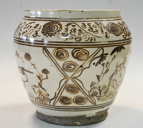 Lot 18 - A Chinese Cizhou jar, Jin/Yuan Dynasty