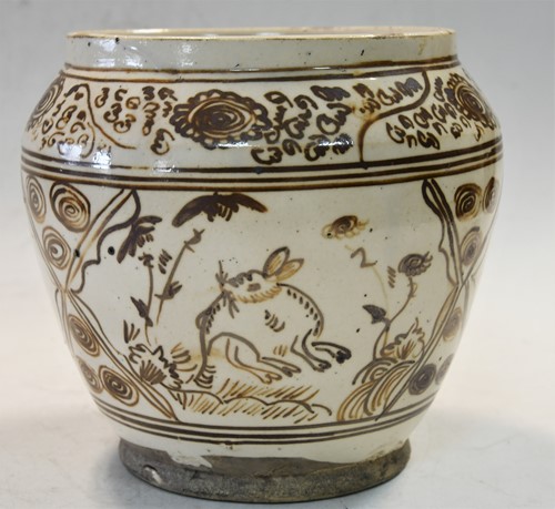Lot 18 - A Chinese Cizhou jar, Jin/Yuan Dynasty