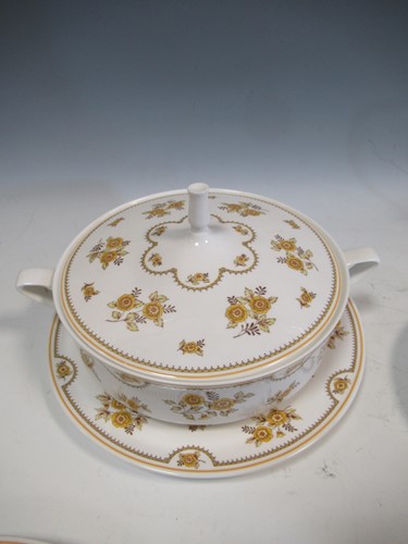 Lot 31 - A Spode bone china dinner service with Austen...
