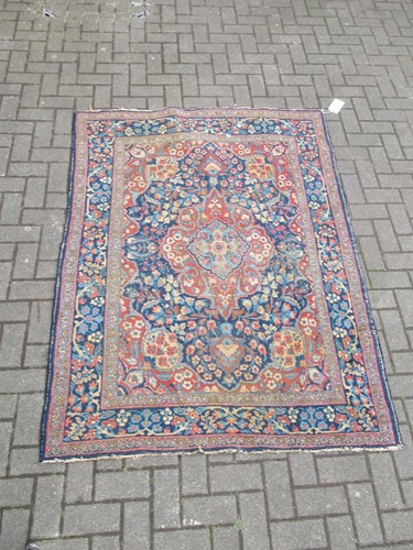 Lot 724 - A North West Persian rug 200 x 138cm