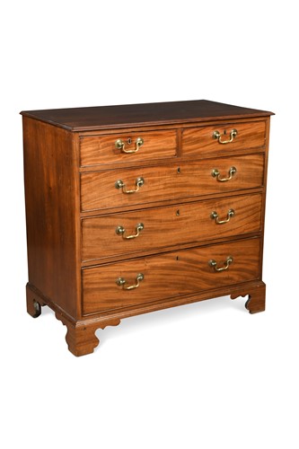 Lot 546 - George III mahogany chest of drawers