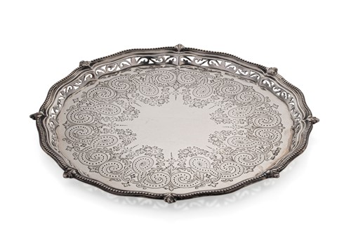 Lot 616 - An Edward VII silver waiter