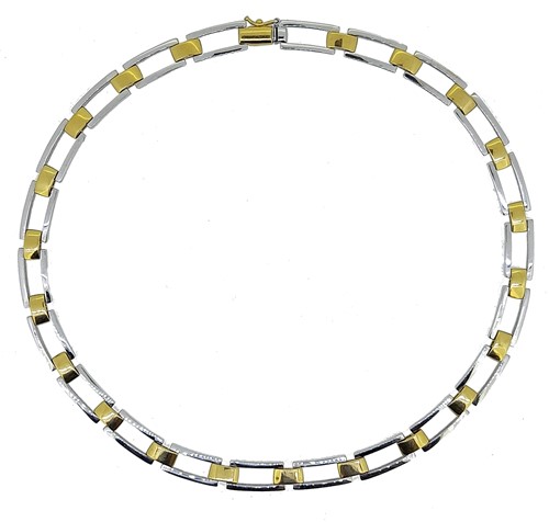 Lot 203 - An 18ct two colour gold collarette