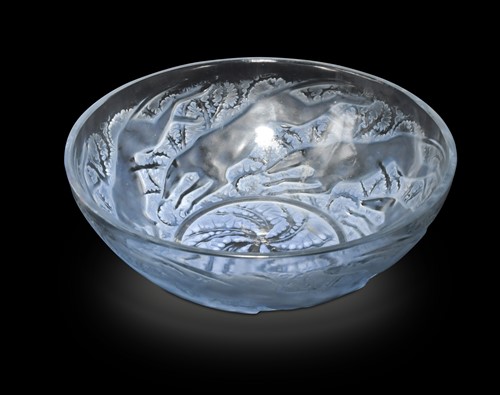 Lot 16 - Chiens, an R. Lalique frosted glass bowl, designed 1921