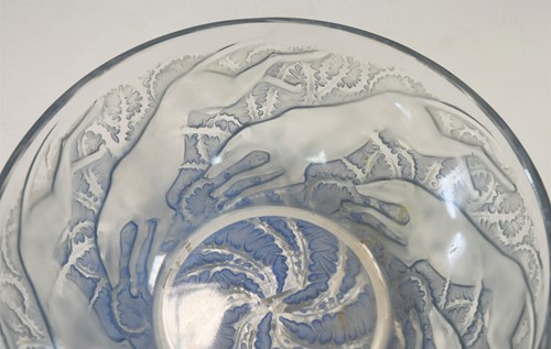 Lot 16 - Chiens, an R. Lalique frosted glass bowl, designed 1921