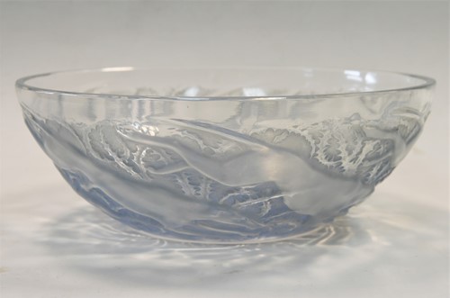 Lot 16 - Chiens, an R. Lalique frosted glass bowl, designed 1921