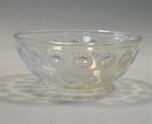 Lot 15 - Volubilis,  an R. Lalique amber glass bowl, designed 1921