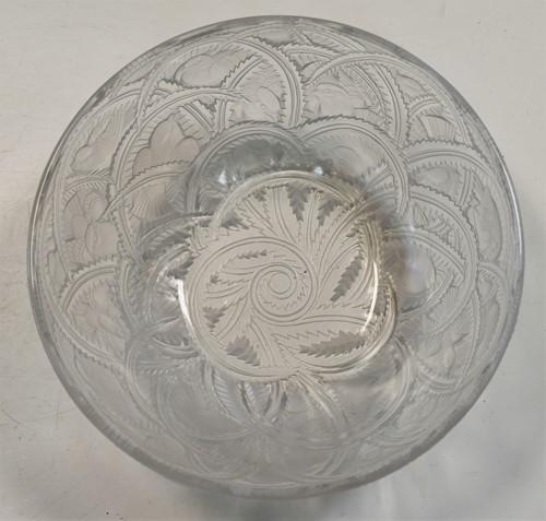 Lot 23 - Pinsons, a pair of Lalique frosted and polished glass bowls