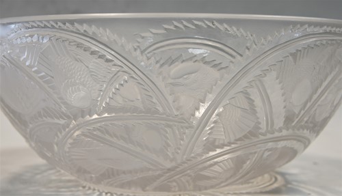 Lot 23 - Pinsons, a pair of Lalique frosted and polished glass bowls