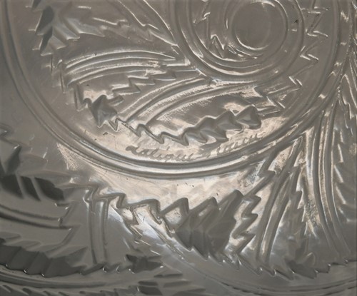 Lot 23 - Pinsons, a pair of Lalique frosted and polished glass bowls