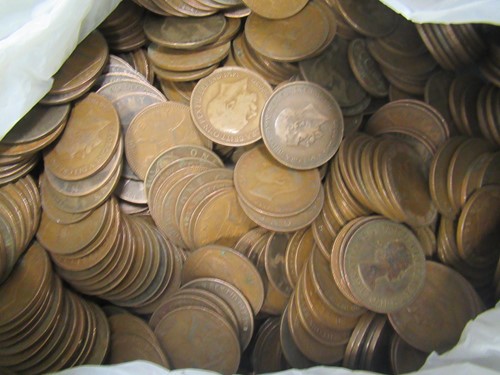Lot 150 - A mixed assortment of coinage