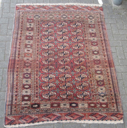 Lot 687 - A Tekke Bokhara rug, 180 x 136cm