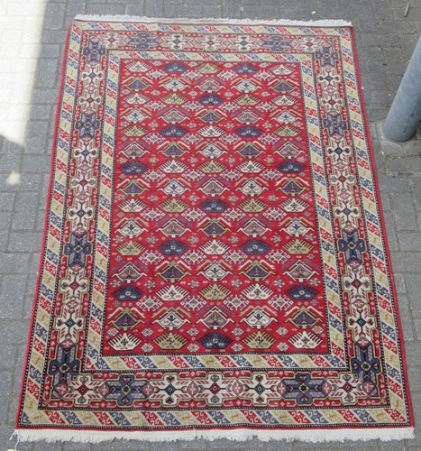 Lot 691 - A Shirvan rug, 217 x 142cm