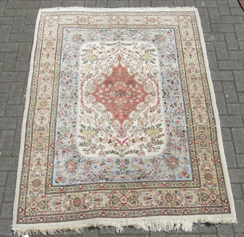 Lot 695 - A Persian Tabriz (signed), 190 x 140cm