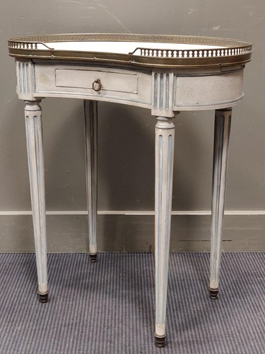 Lot 624 - A Louis XVI style white and blue painted...