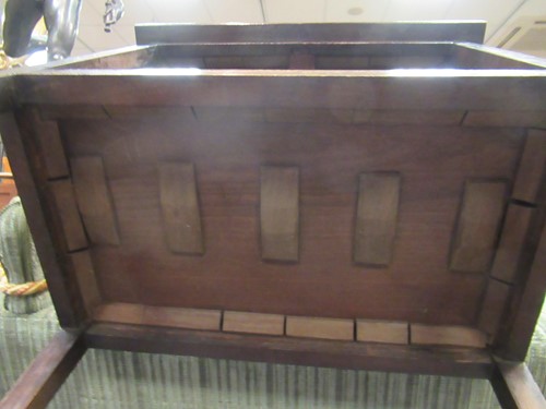 Lot 414 - A George III small mahogany two-tier reading table