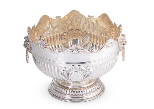 Lot 690 - Chester - A silver Monteith style bowl