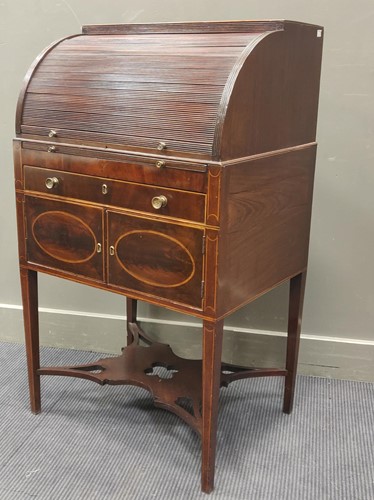 Lot 588 - A Small 18th century and later mahogany and...
