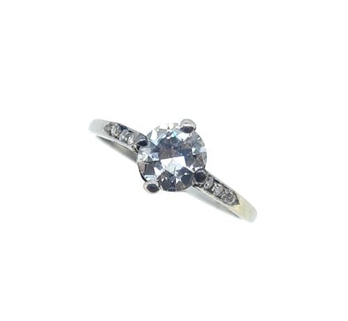 Lot 175 - A mid 20th century diamond solitaire ring