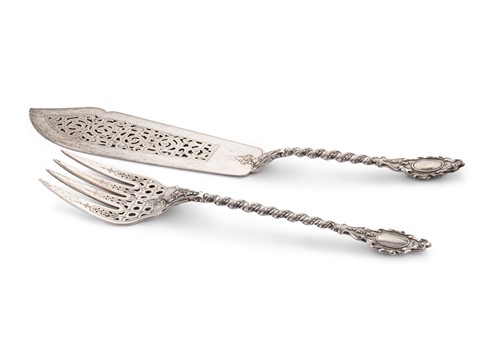 Lot 603 - A pair of Victorian silver fish servers