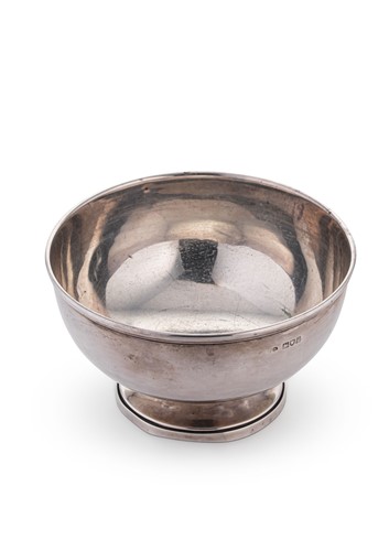 Lot 639 - A George V silver bowl