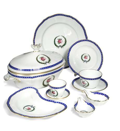 Lot 461 - A Richard Ginori Doccia dinner service for twelve
