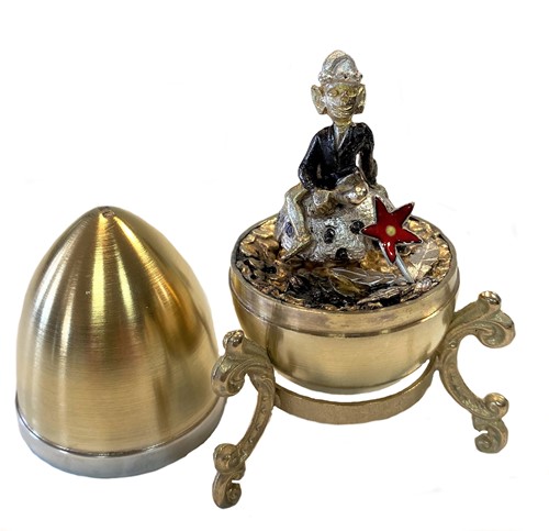Lot 478 - Stuart Devlin for Boodle & Dunthorne - A parcel gilt and enamel 1974 surprise egg