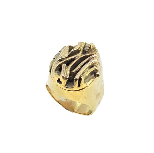 Lot 128 - A late 20th century poison style hinged compartment ring