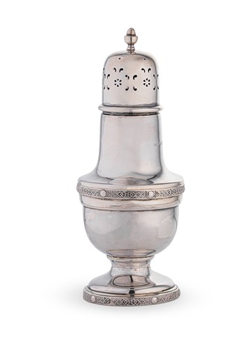 Lot 636 - A George V silver caster