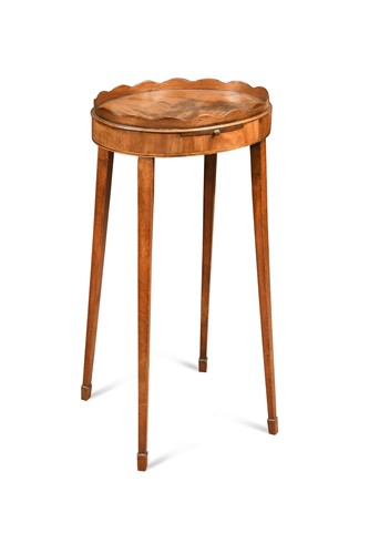 Lot 623 - A Regency mahogany urn stand