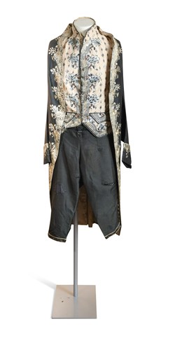 Lot 424 - A gentleman's court suit, probably French late 18th century