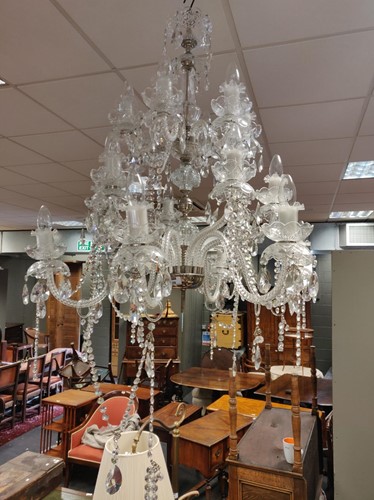 Lot 639 - A modern eighteen light moulded glass...