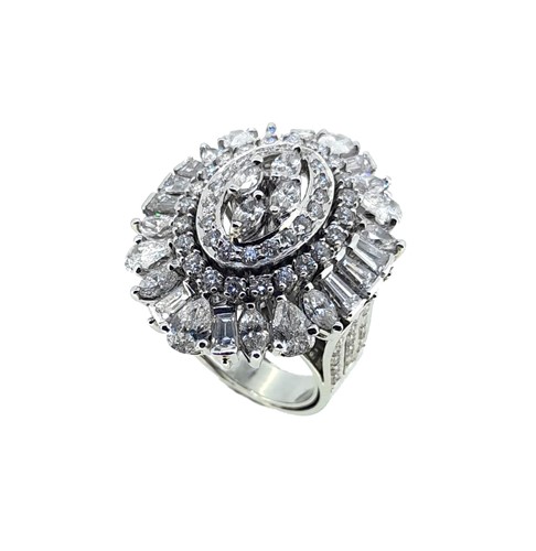 Lot 233 - A ballerina style diamond cluster ring